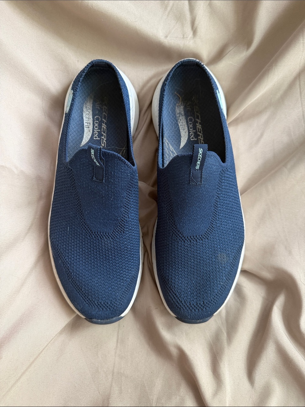 Skechers Womens's Navy Knit Slip-On Loafers Sz 8